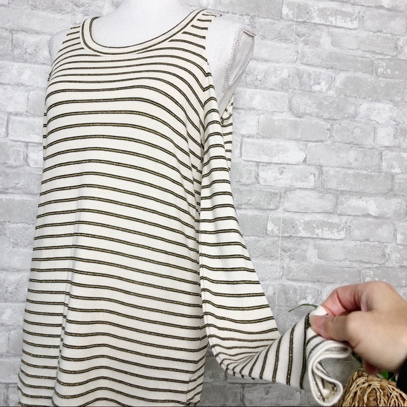 NWT CHASER Long Sleeve Cold Shoulder Top with Black & Metallic Gold Stripes Med - Picture 7 of 16